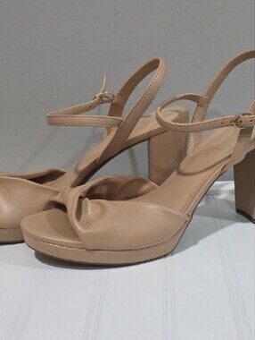 Knot-Front Block Heel Slingback Sandals in Nude